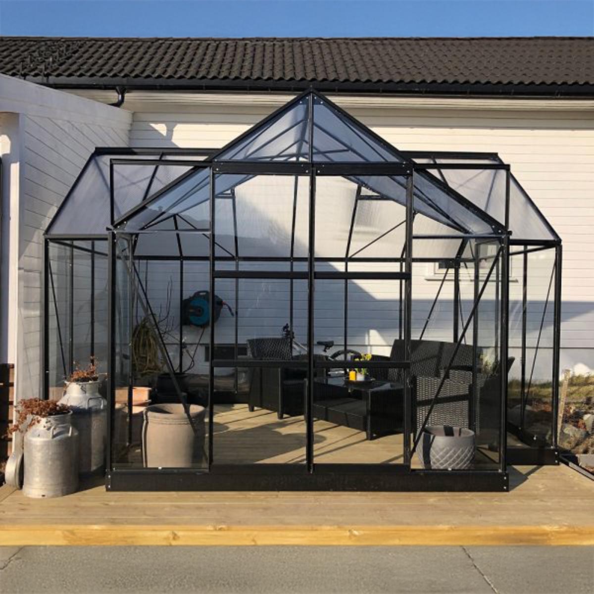 Lykke siltumnīca T-veida melna 10.2 m2