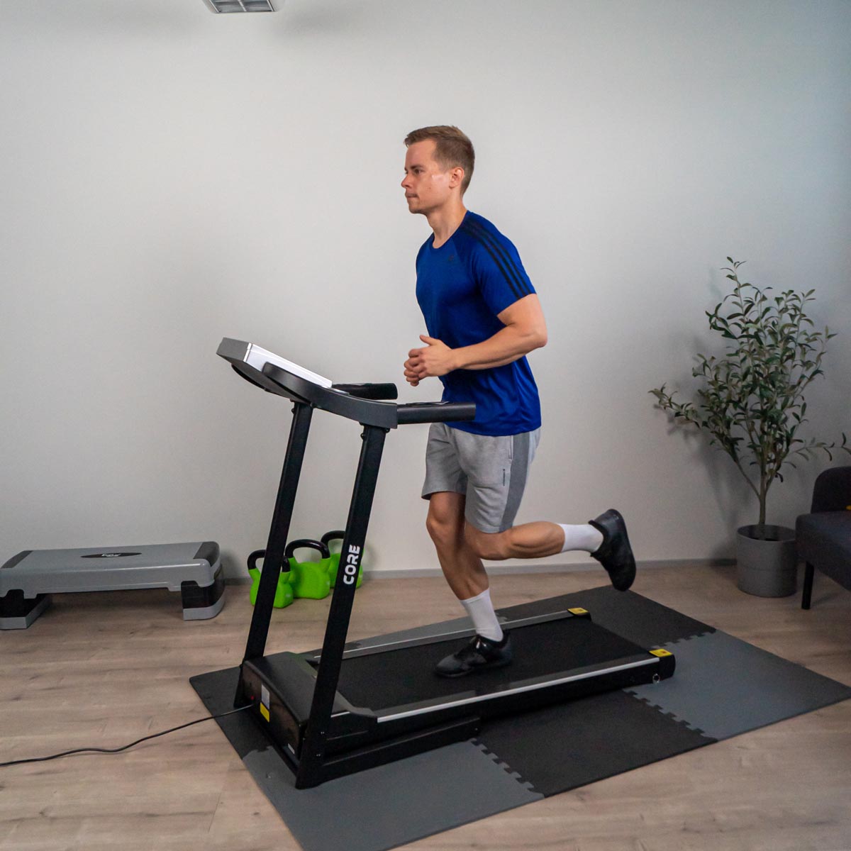 Core Laufband 2500
