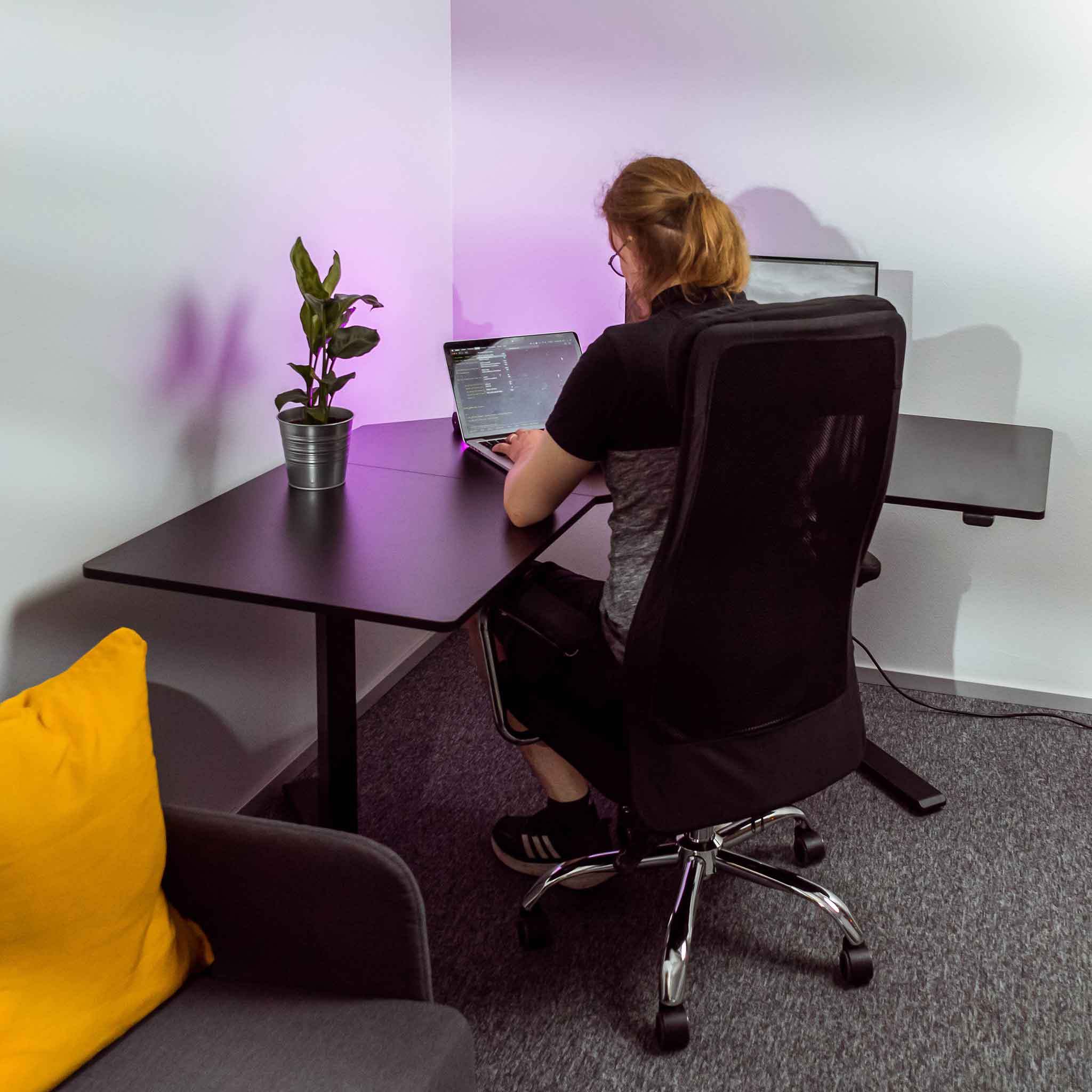 Lykke Corner Electric Standing Desk M100 Black