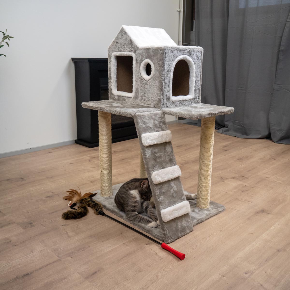 Trekker Cat Tree Cabin 90cm