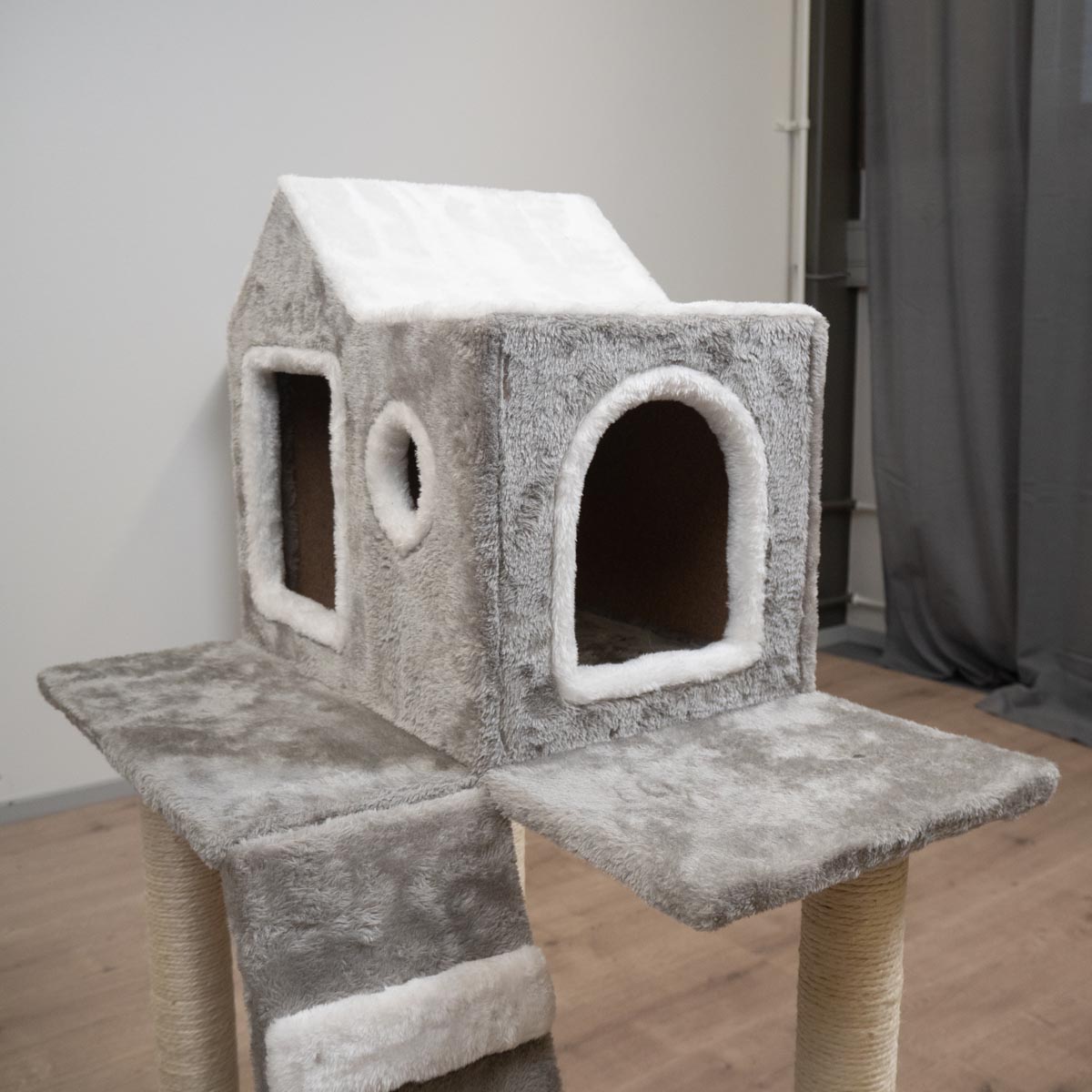 Trekker Cat Tree Cabin 90cm
