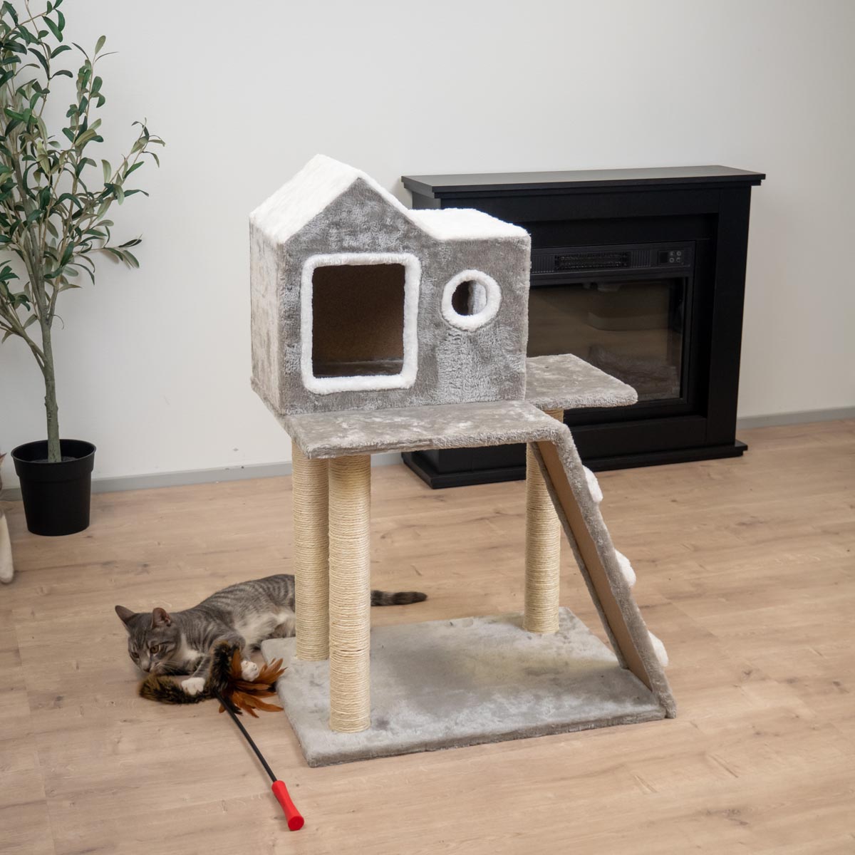 Trekker Cat Tree Cabin 90cm