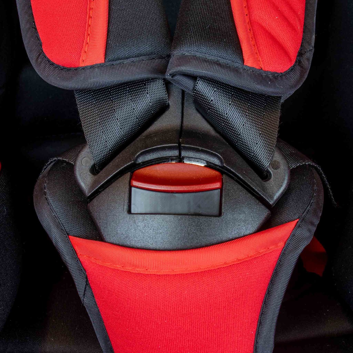 Kikid-basic-turvaistuin-punainen