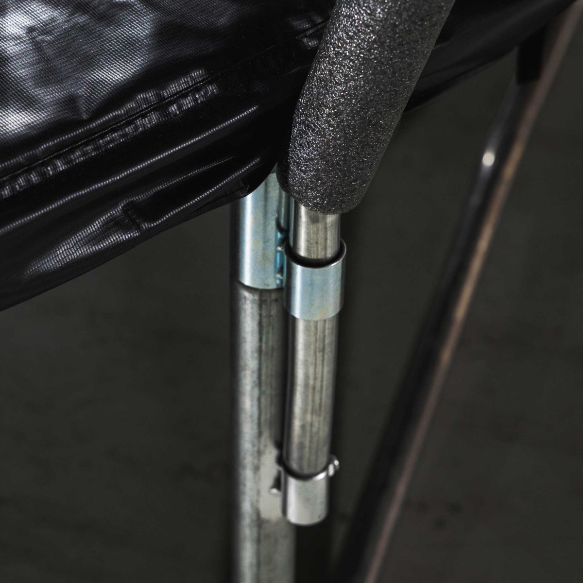 React Aero studsmatta 3,05m med skyddsnät
